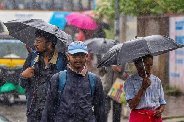 Extremely heavy showers have affected the normal life of people. (Photo source: PTI)