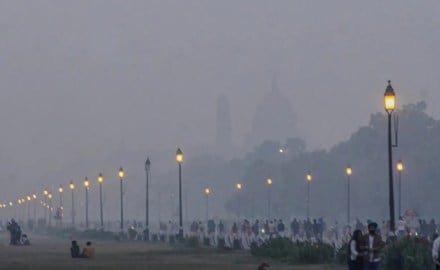 Delhi Air Pollution: Air quality continues to remain 'very poor', AQI at 351 in Anand Vihar
