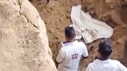 Gujarat, Gujarat news, soil cave in Gujarat, death, factory soil collapse, Pm Modi