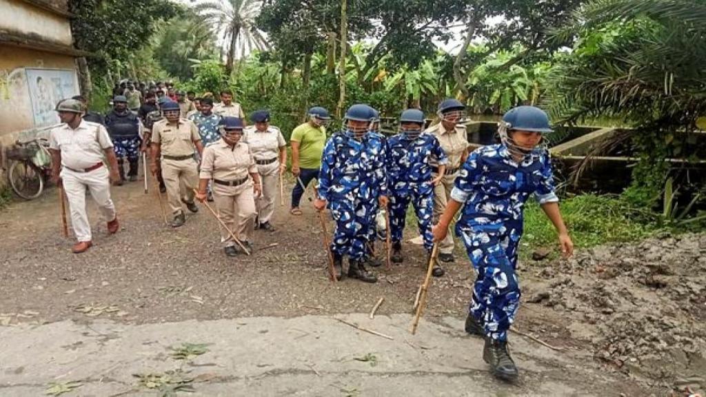 West Bengal: 10-year-old girl's body found in South 24 Parganas; locals allege rape, torch police outpost West Bengal: 10-year-old girl's body found in South 24 Parganas; locals allege rape, torch police outpost