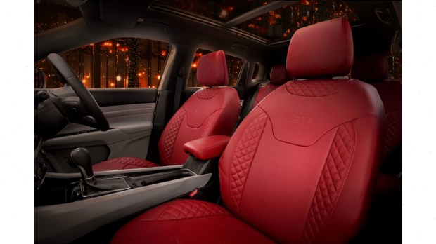 Jeep Compass Anniversary Edition: Interior