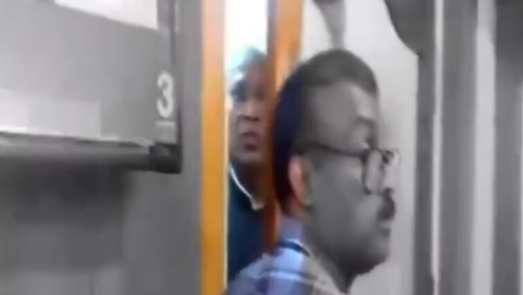 'Door was locked': Congress slams BJP over claims of Kharge being 'kept out' during Priyanka Gandhi's nomination 'Door was locked': Congress slams BJP over claims of Kharge being 'kept out' during Priyanka Gandhi's nomination