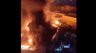 One killed as major fire breaks out at banquet hall in Noida