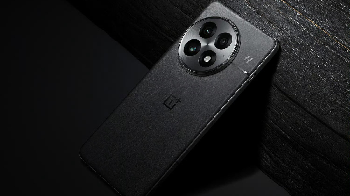 The OnePlus 13 benchmark performance is out revealing that it scored over 3 million points on the AnTuTu test.