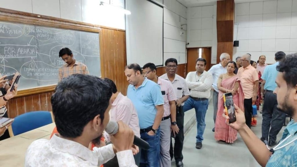 Kolkata RG Kar Hospital: 50 senior doctors resign in solidarity with protesting juniors demanding hospital reforms