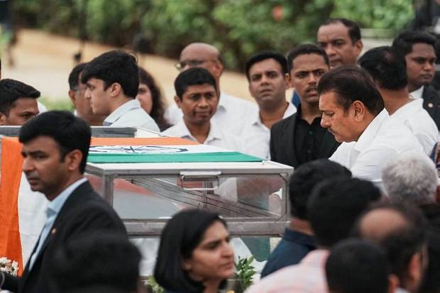 Former cricketer Ravi Shastri pays his last respects to business leader Ratan Tata at NCPA lawns. (Photo source: PTI)