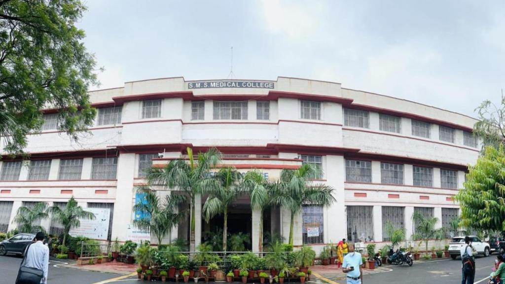 rajasthan hospitals, rajasthan doctors strike, resident doctors strike, sms hospital jaipur, jaipur
