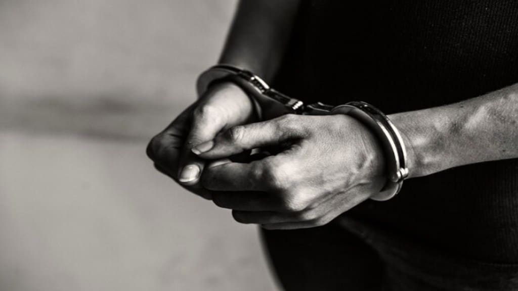 The police promptly arrested the perpetrator, and further investigations are currently underway.