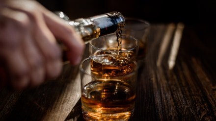 In 2022, 73 people lost their lives in Saran and Siwan due to illicit liquor consumption. (Image: Freepik)