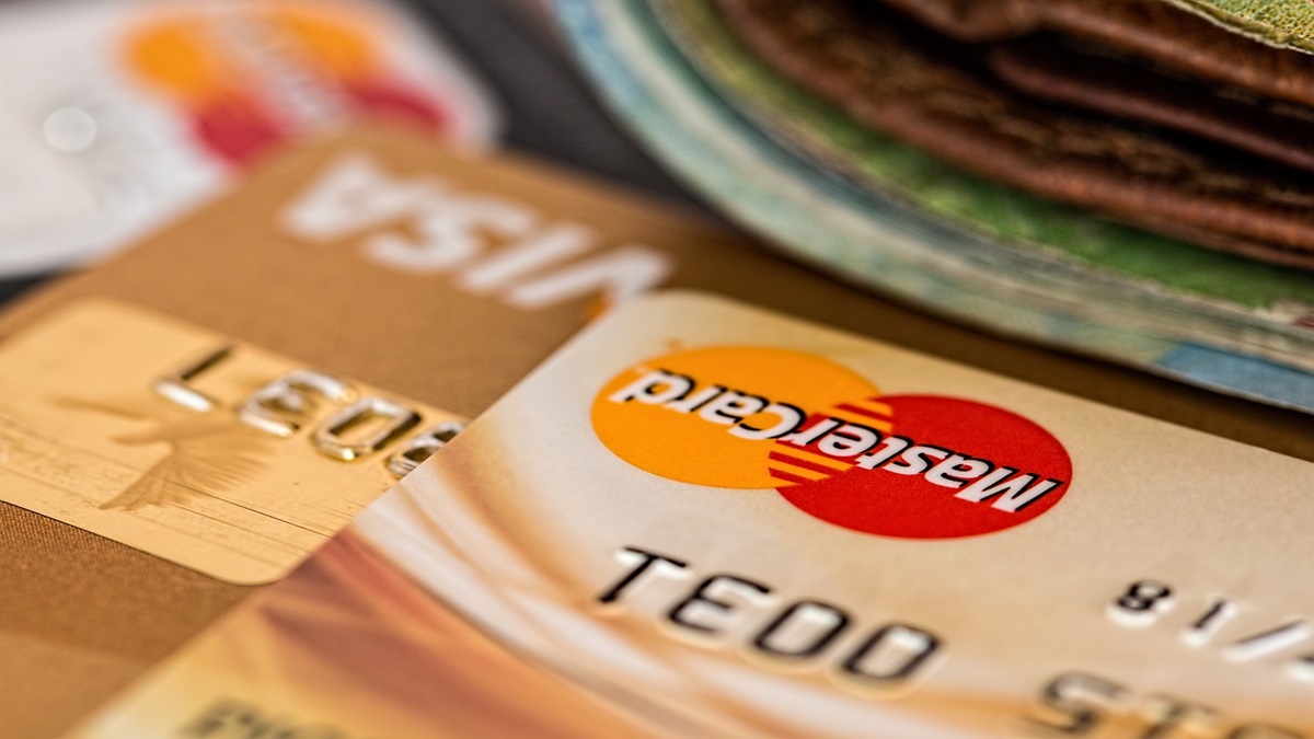 Best Student Credit Cards in India: Top cards with cash back, reward points and no annual fee! Best Student Credit Cards in India: Top cards with cash back, reward points and no annual fee!