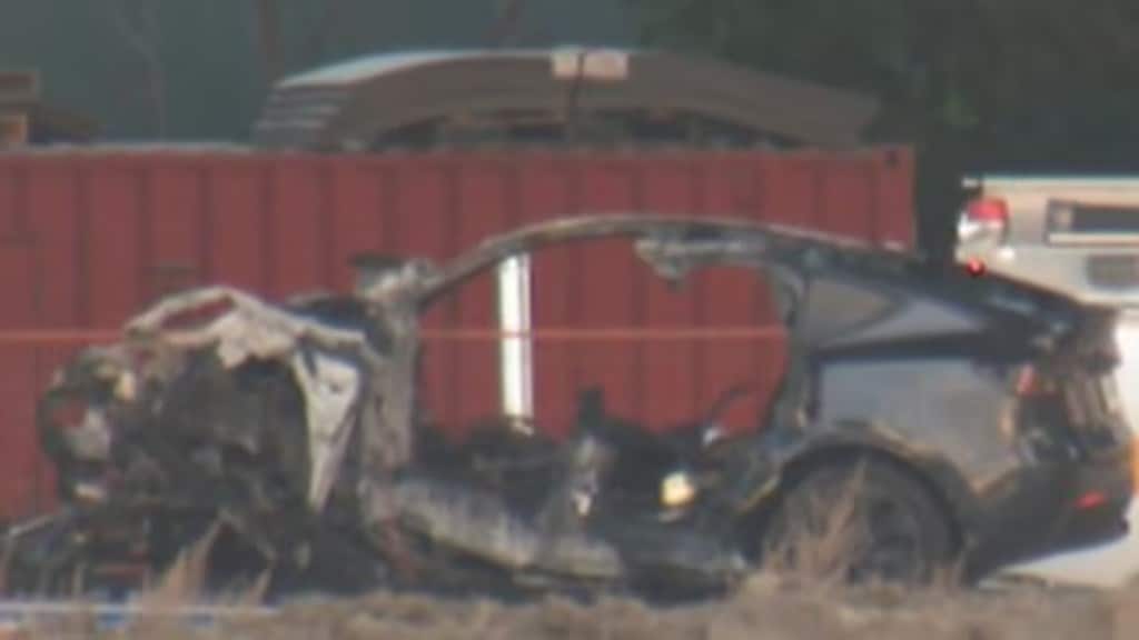 Toronto-based CTV News reported that after the accident, two truck drivers stopped to assist the car's occupants, breaking the windows in response to their cries for help. (Credit: @CTVToronto/X)