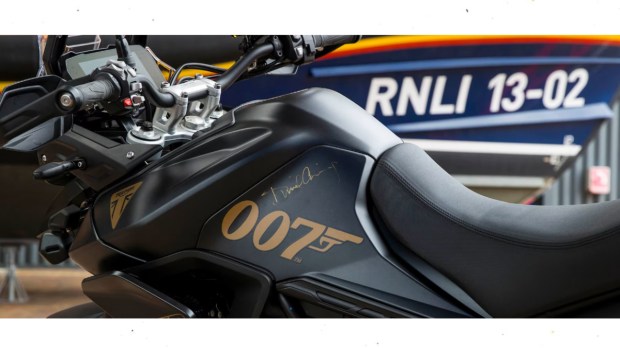 Triumph Bond Edition Tiger 900