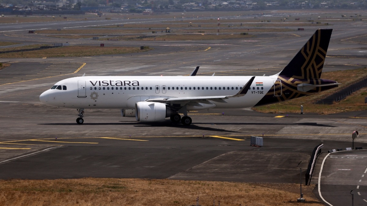 Vistara flight, emergency landing, bomb threat, mumbai flight, bomb vistara flight, bomb threat
