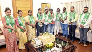 Jharkhand Elections 2024: BJP leaders, including ex-MLAs Lois Marandi, Kunal Sarangi, switch to JMM weeks before polls