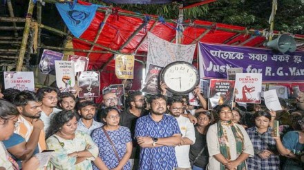 RG Kar rape-murder case: West Bengal junior doctors begin fast unto death, says state govt failed to address justice demands so far. RG Kar rape-murder case: West Bengal junior doctors begin fast unto death, says state govt failed to address justice demands so far.