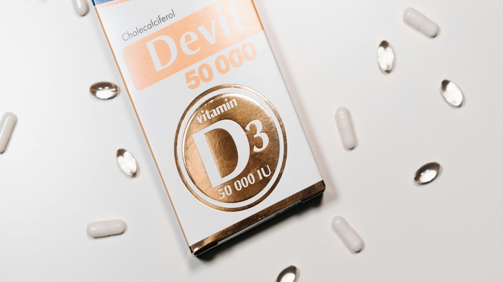 Vitamin D, Vitamin B12, Vitamin D deficiency, Vitamin B12 deficiency, Vitamin D symptoms, Vitamin B12 symptoms, health news, wellness news,