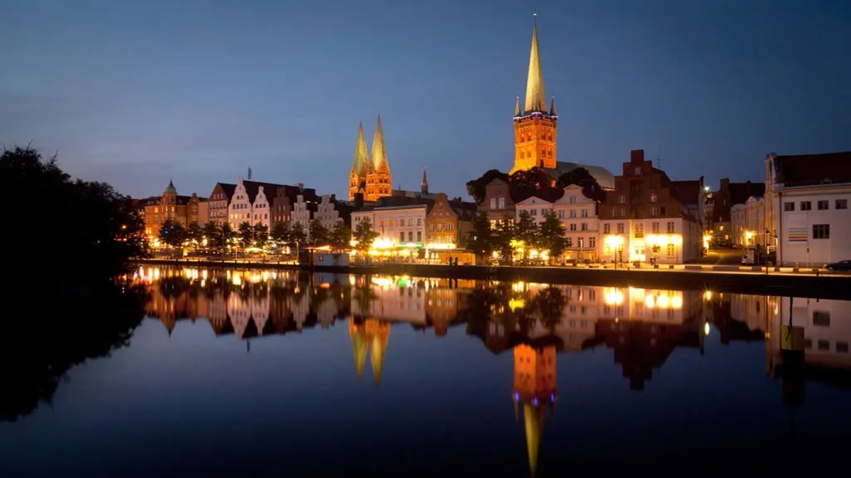 Studying in Germany, international students, German universities, bachelor's degrees, business, engineering, medical