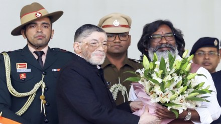 Jharkhand Governor Santosh Gangwar greets newly sworn-in Chief Chief Minister Hemant Soren at the oath ceremony, in Ranchi, Thursday, Nov. 28, 2024. (PTI Photo)