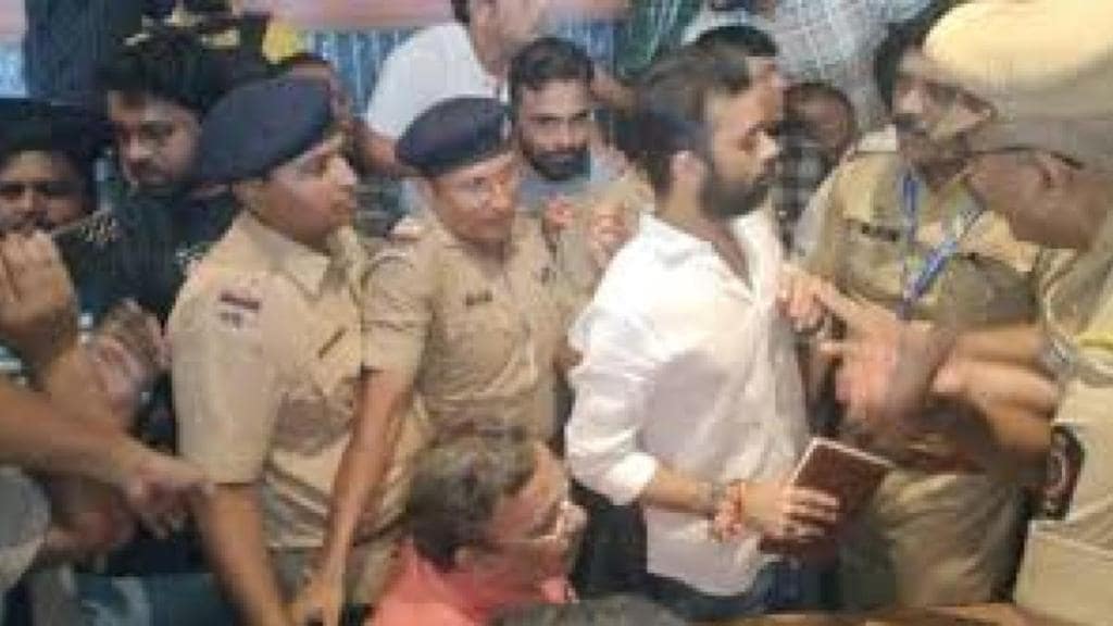 Maharashtra Elections 2024: BJP National Secretary Vinod Tawde accused of 'cash for votes' ahead of polls Maharashtra Elections 2024: BJP National Secretary Vinod Tawde accused of 'cash for votes' ahead of polls
