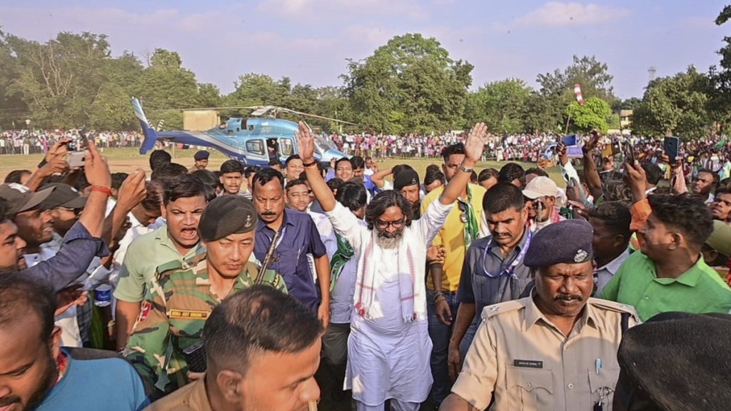 Jharkhand Chief Minister Hemant Soren arrives to address a public meeting ahead of the State Assembly elections, in Ranchi, Monday, Nov. 11, 2024. (PTI Photo)