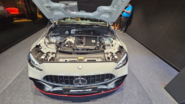Mercedes AMG C63 SE Performance engine
