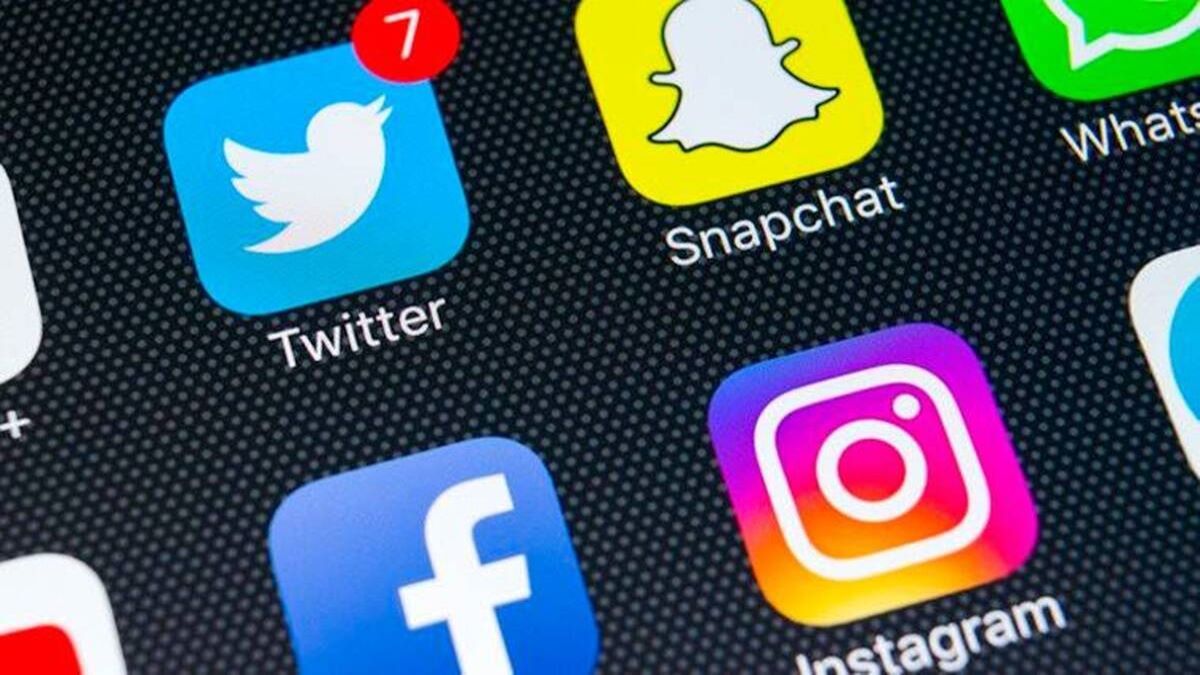 social media, user response, technology social media, user response, technology