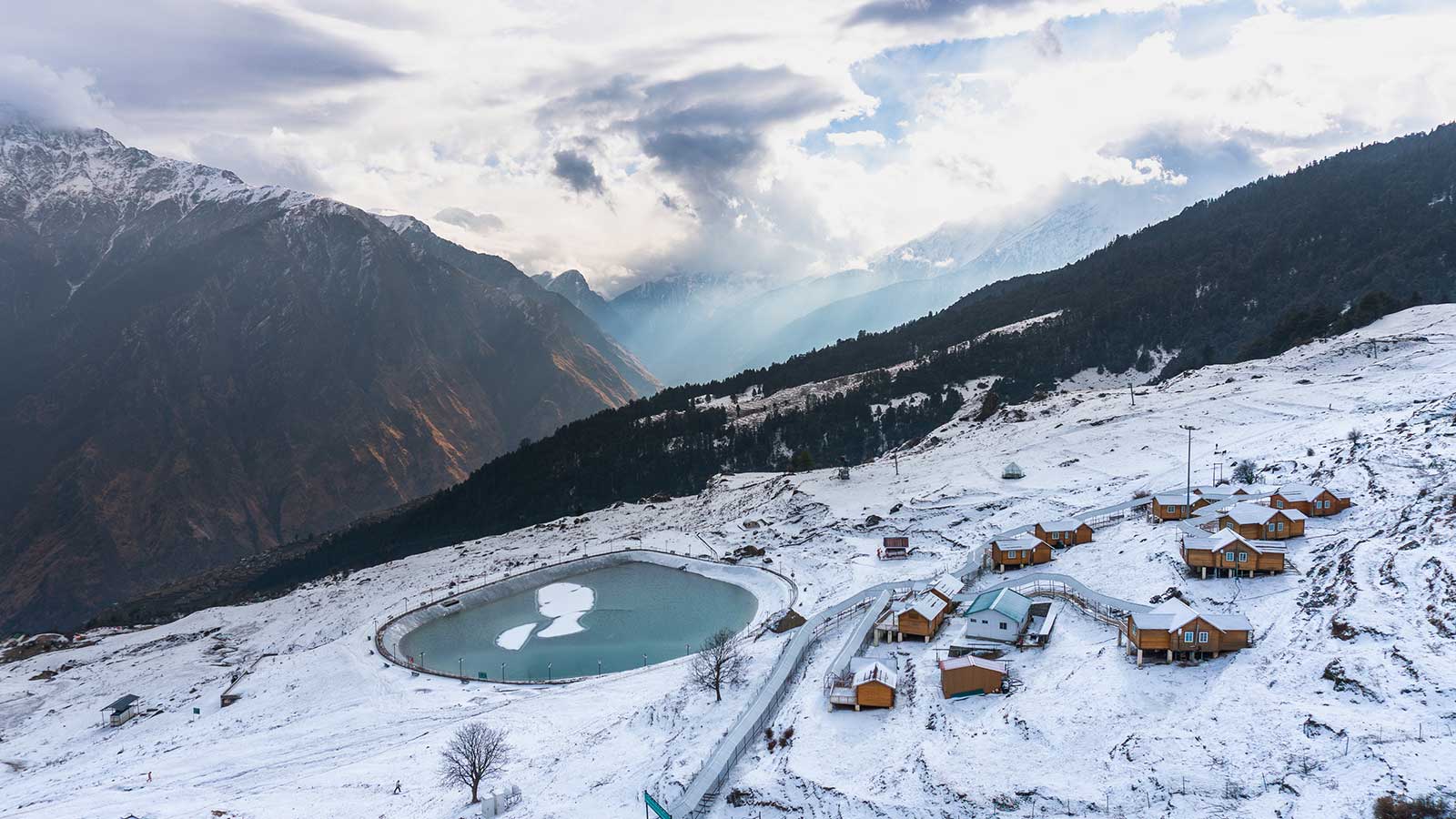 Uttarakhand: A Snow-Capped Paradise