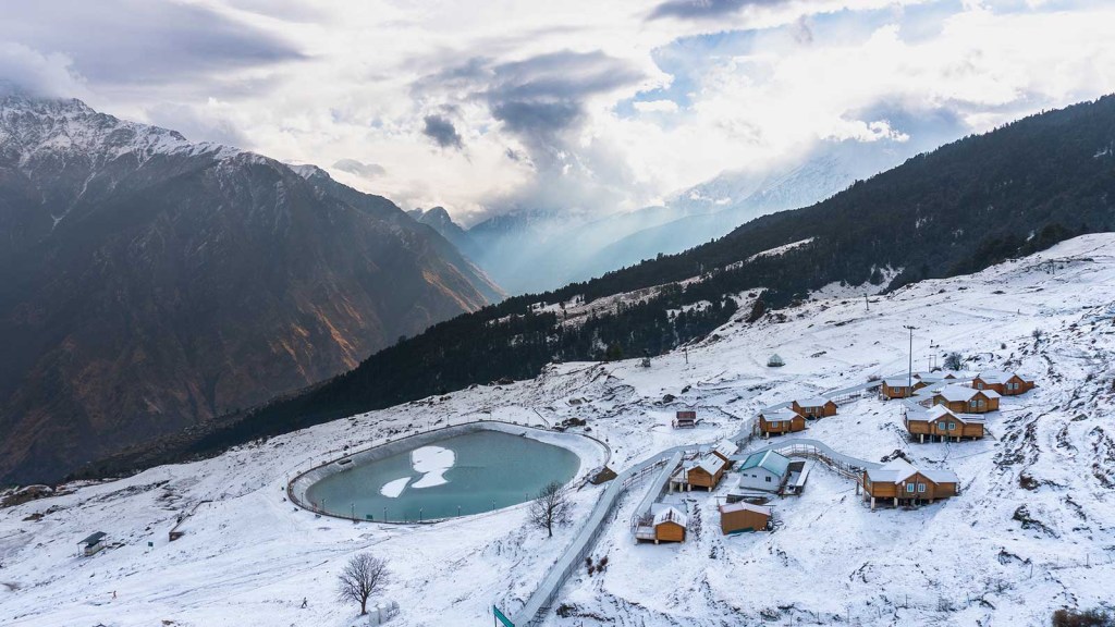 Uttarakhand: A Snow-Capped Paradise Uttarakhand: A Snow-Capped Paradise