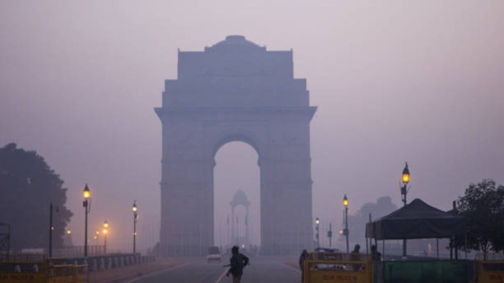 Air Pollution: SC orders closure of classes 10,12 in Delhi-NCR, shift to online mode