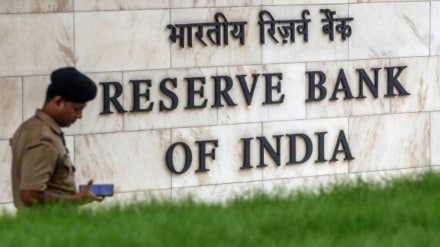 Banks open or closed today, November 9? Check full list of bank holidays this month Banks open or closed today, November 9? Check full list of bank holidays this month