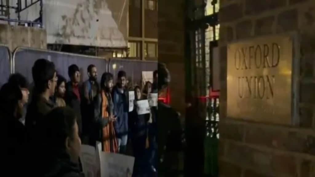 Protests against JKLF Oxford Union debate