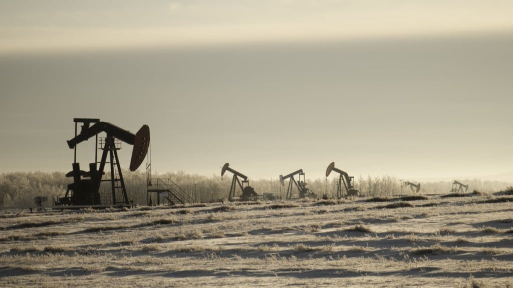 Crude oil moves up as Ukraine Russia war escalates; with signals of demand rise in China. (Image Source: Freepik)
