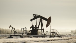 Oil prices held steady on Wednesday as markets evaluated a ceasefire deal between Israel and Hezbollah. (Image Source: Freepik)