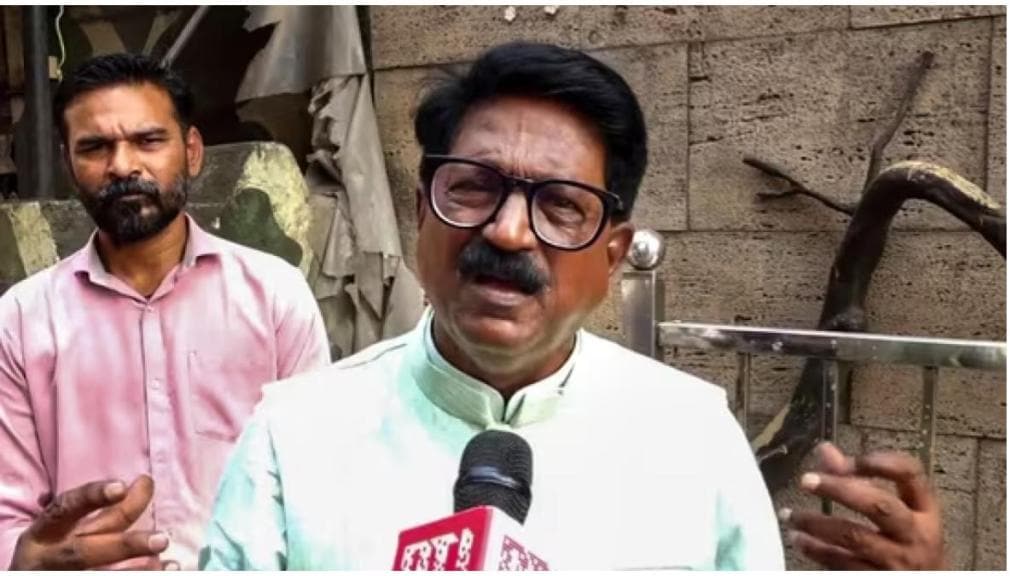 Shiv Sena MP Arvind Sawant apologises for 'imported maal' remark against Shaina NC, Sanjay Raut backs him Shiv Sena MP Arvind Sawant apologises for 'imported maal' remark against Shaina NC, Sanjay Raut backs him