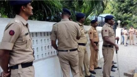 Mumbai traffic police helpline threat, Lawrence Bishnoi gang threat, Salman Khan Rs 5 crore demand, Mumbai police WhatsApp threats