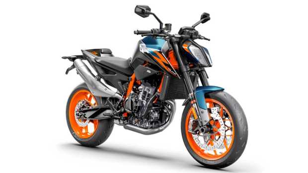 ktm 890 duke vs triumph street triple