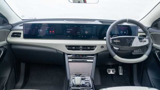 The XEV 9e features three TFT displays