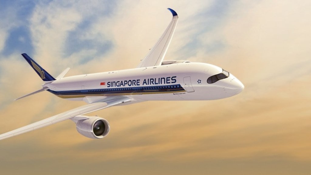 Singapore Airlines' A380 rolls back after landing at Delhi Airport