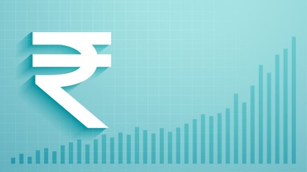 Rupee plunges, faces pressure from foreign outflows. (Image Source: Freepik) Rupee plunges, faces pressure from foreign outflows. (Image Source: Freepik)