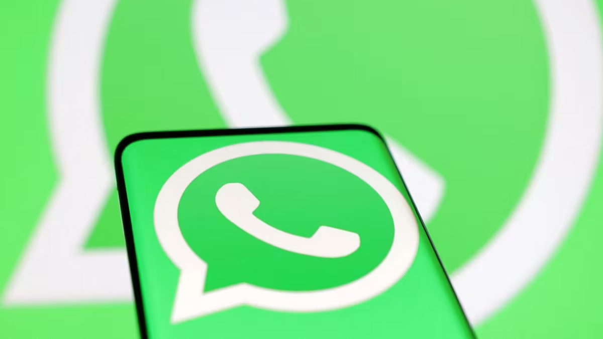 WhatsApp can offer you with an automatic backup feature. WhatsApp can offer you with an automatic backup feature.
