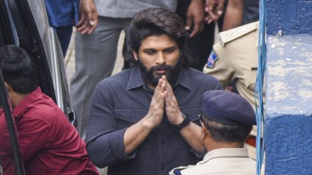 Actor Allu Arjun arrive at the Chikkadpally police station for questioning as part of an ongoing probe into the stampede during the screening of his movie 'Pushpa-2', in Hyderabad, Tuesday, Dec. 24, 2024. (PTI Photo)