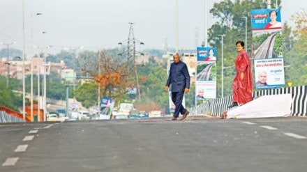 Anand Vihar flyover, 2.2-km flyover, six-lane flyover East Delhi, Apsara border to Anand Vihar, traffic congestion Delhi, Delhi flyovers, Atishi inauguration flyover, Delhi infrastructure projects, traffic congestion relief Delhi, carbon emissions reduction Delhi, fuel-saving flyover Delhi, Delhi government infrastructure, AAP government flyover projects, Delhi traffic improvement, Ramprastha Colony traffic solution, Vivek Vihar flyover, Shreshth Vihar flyover, petrol and diesel savings Delhi, air pollution reduction Delhi, Arvind Kejriwal infrastructure projects, cost-efficient flyover construction, manpower savings Delhi, AAP urban development, clean air initiatives Delhi.