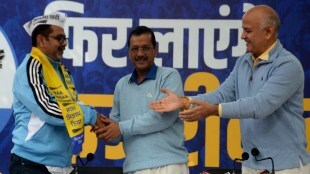 Motivational speaker and teacher Avadh Ojha joins AAP in the presence of AAP convener Arvind Kejriwal and senior leader Manish Sisodia at party office in New Delhi, Monday, Dec. 2, 2024. Manish Sisodiya is also seen in the picture. Express Photo.