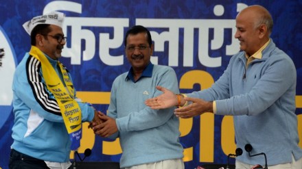 Motivational speaker and teacher Avadh Ojha joins AAP in the presence of AAP convener Arvind Kejriwal and senior leader Manish Sisodia at party office in New Delhi, Monday, Dec. 2, 2024. Manish Sisodiya is also seen in the picture. Express Photo.