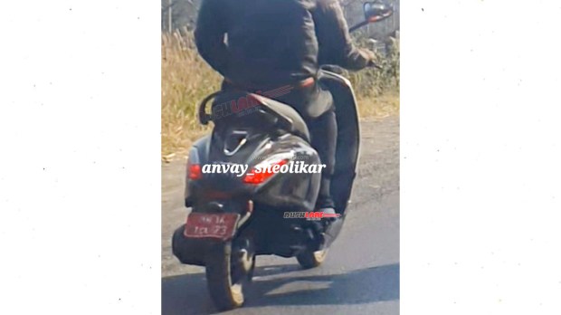Bajaj Chetak new-gen spied (2)
