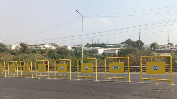 Barricades by Dana to assure road safety