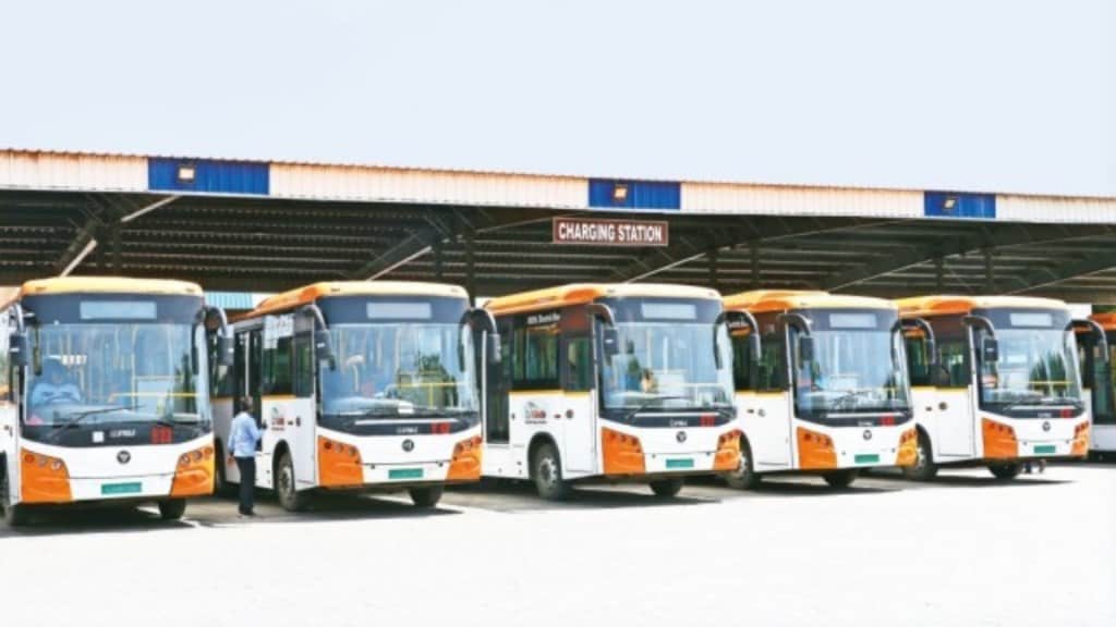 Here are some SEO keyword suggestions for the article, Delhi ISBT reorganization, decentralization of inter-state buses, new bus plan Delhi, traffic congestion reduction, Delhi bus terminals, Anand Vihar ISBT, Kashmere Gate ISBT, Sarai Kale Khan ISBT, inter-state bus terminals Delhi, bus travel to UP, Bihar, Punjab, Rajasthan, Delhi NCR bus travel, reducing travel time Delhi, pollution control Delhi buses, ISBT transport plan, Delhi public transport changes, bus routes from Delhi, Delhi travel convenience, Delhi Transport Department, inter-state bus services, bus travel to Uttar Pradesh, bus travel to Bihar, Delhi bus terminal plan, ISBT traffic management, public transport in Delhi, decentralised bus operations, Delhi bus system improvement.