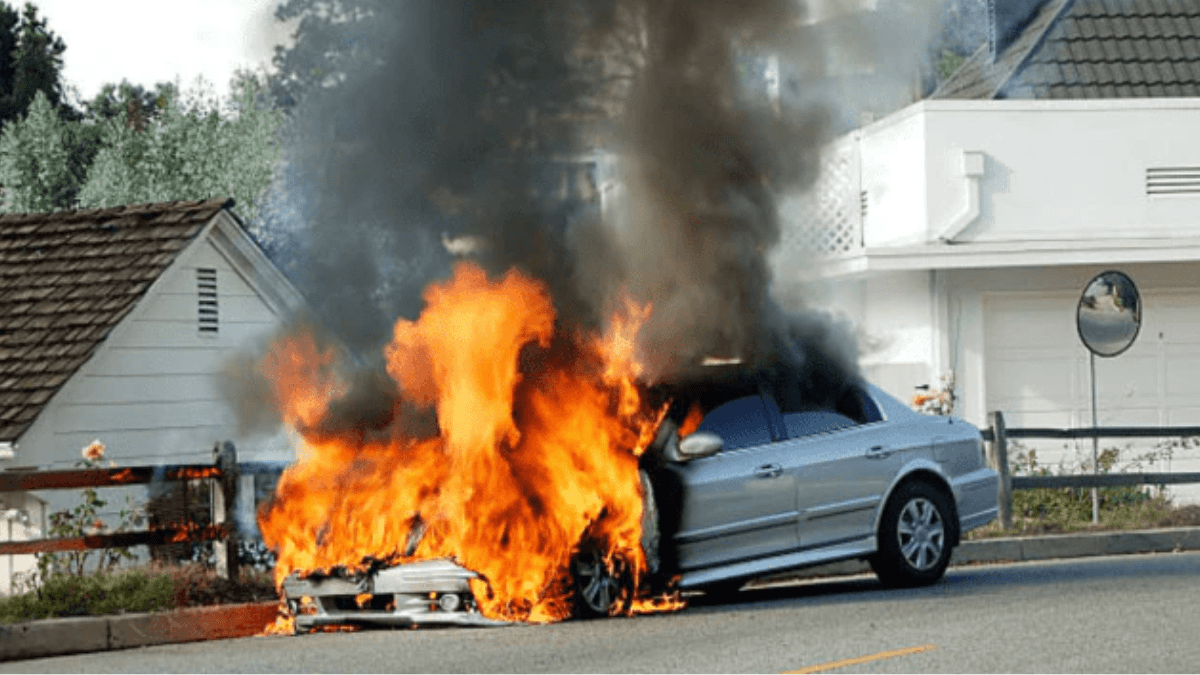 Delhi car fire Delhi car fire