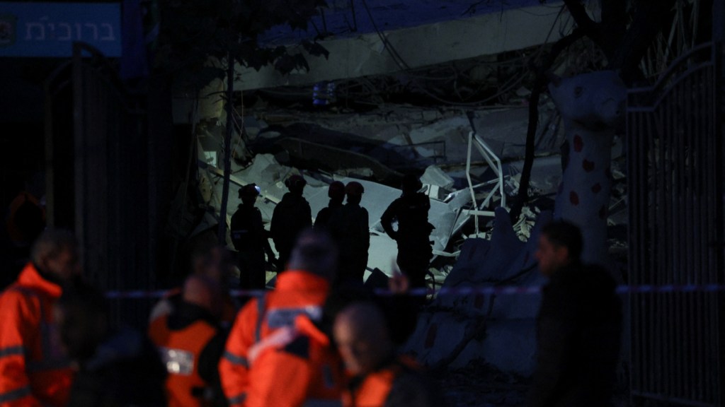 Israel launches airstrikes on yemen