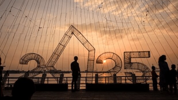 Kochi: Visitors enjoy the festive decorations at Marine Drive ahead of New Year celebrations in Kochi, Kerala. (PTI Photo)